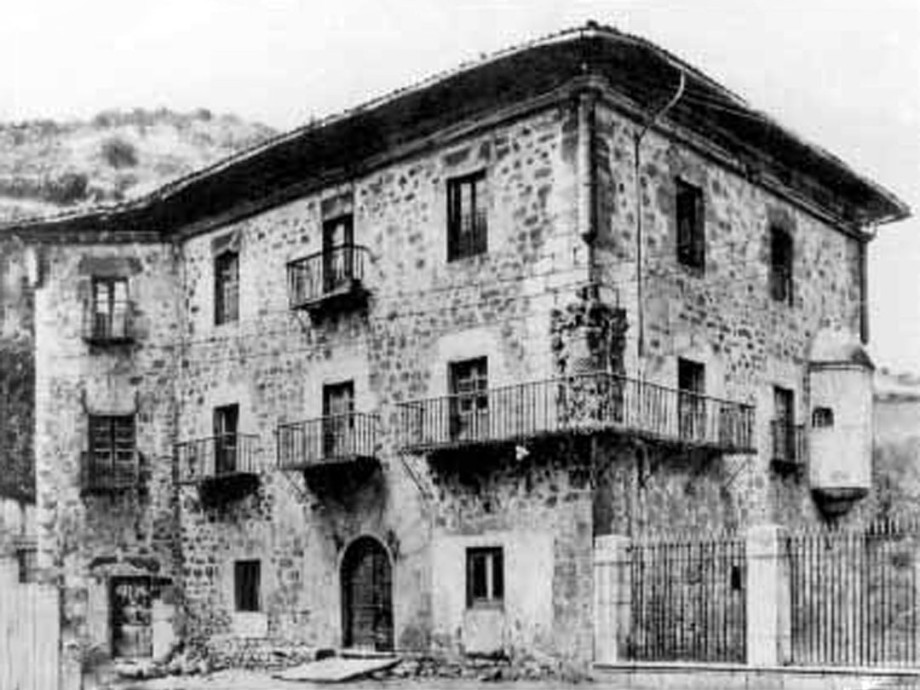 Casa Torre de Alzola, a finales del siglo XIX (Auñamendi).