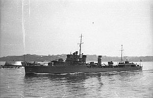 El destructor HMS Exmouth en el puerto de Bilbao (1936)