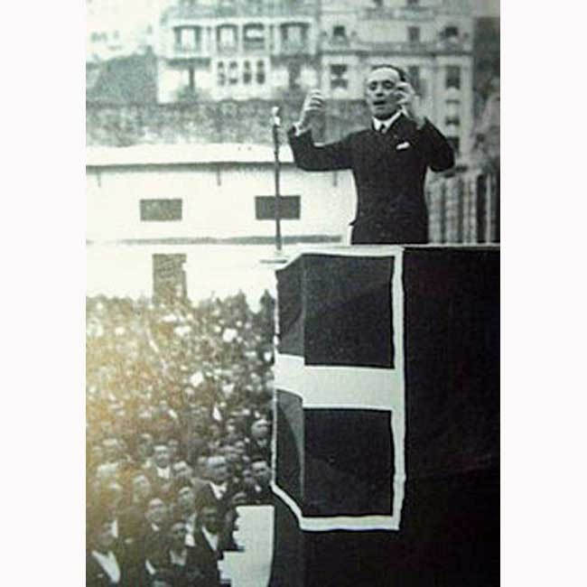Hernandorena en un mitin en el Aberri Eguna de 1933, en Donostia. 